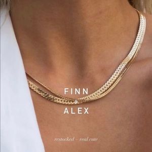 BRAND NEW - Five and Two Finn Necklace